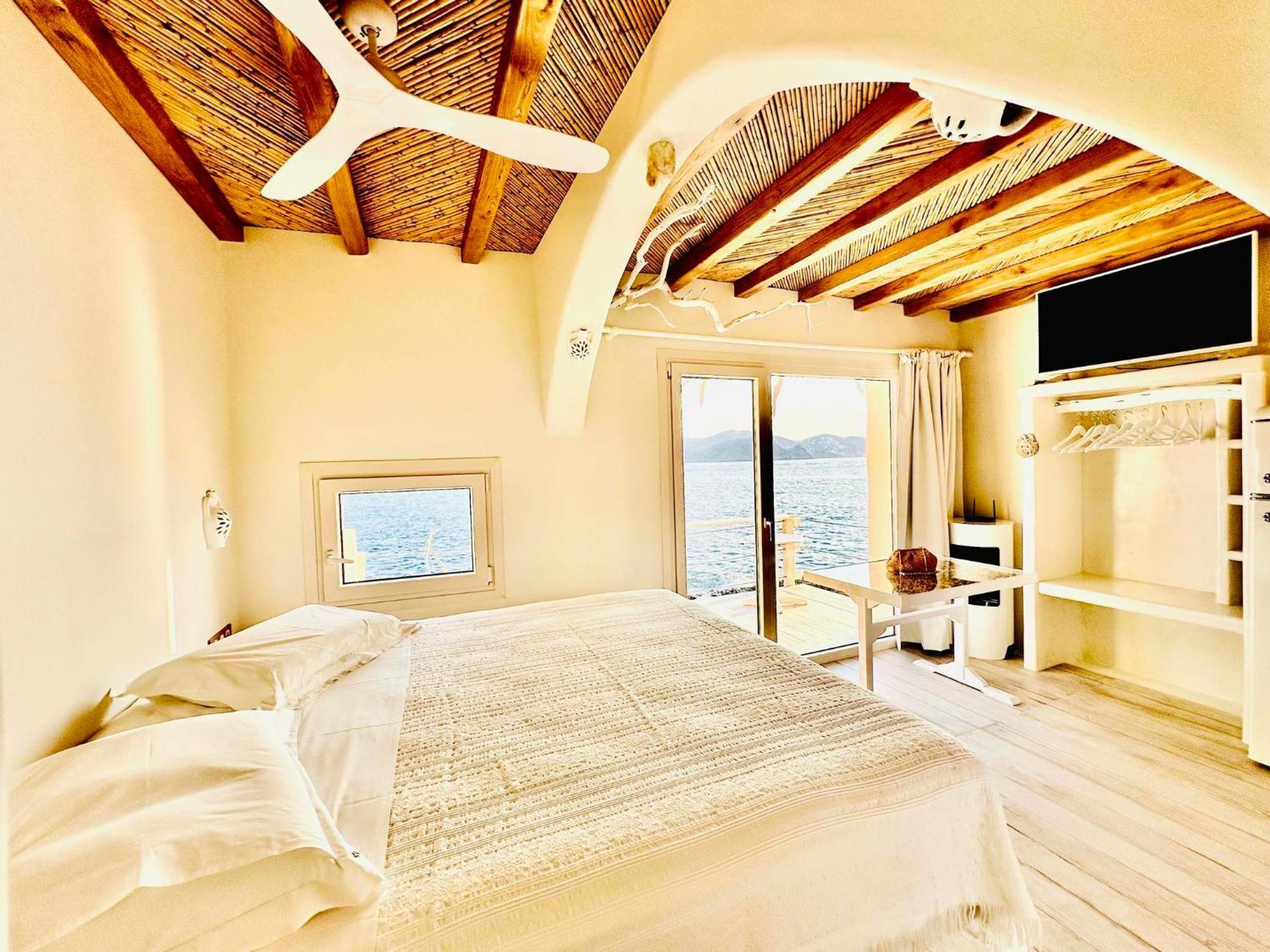 Milos Island-cavo Paradiso Ocean House Apartment