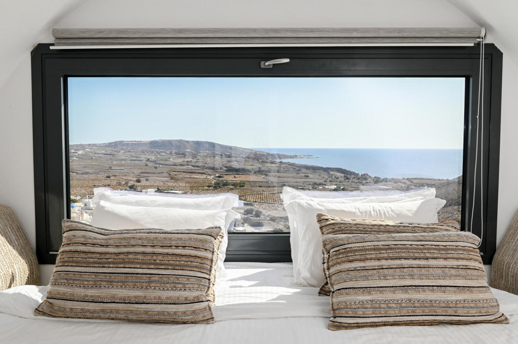 Amphora Luxury - Akrotiri Seaview Escape *