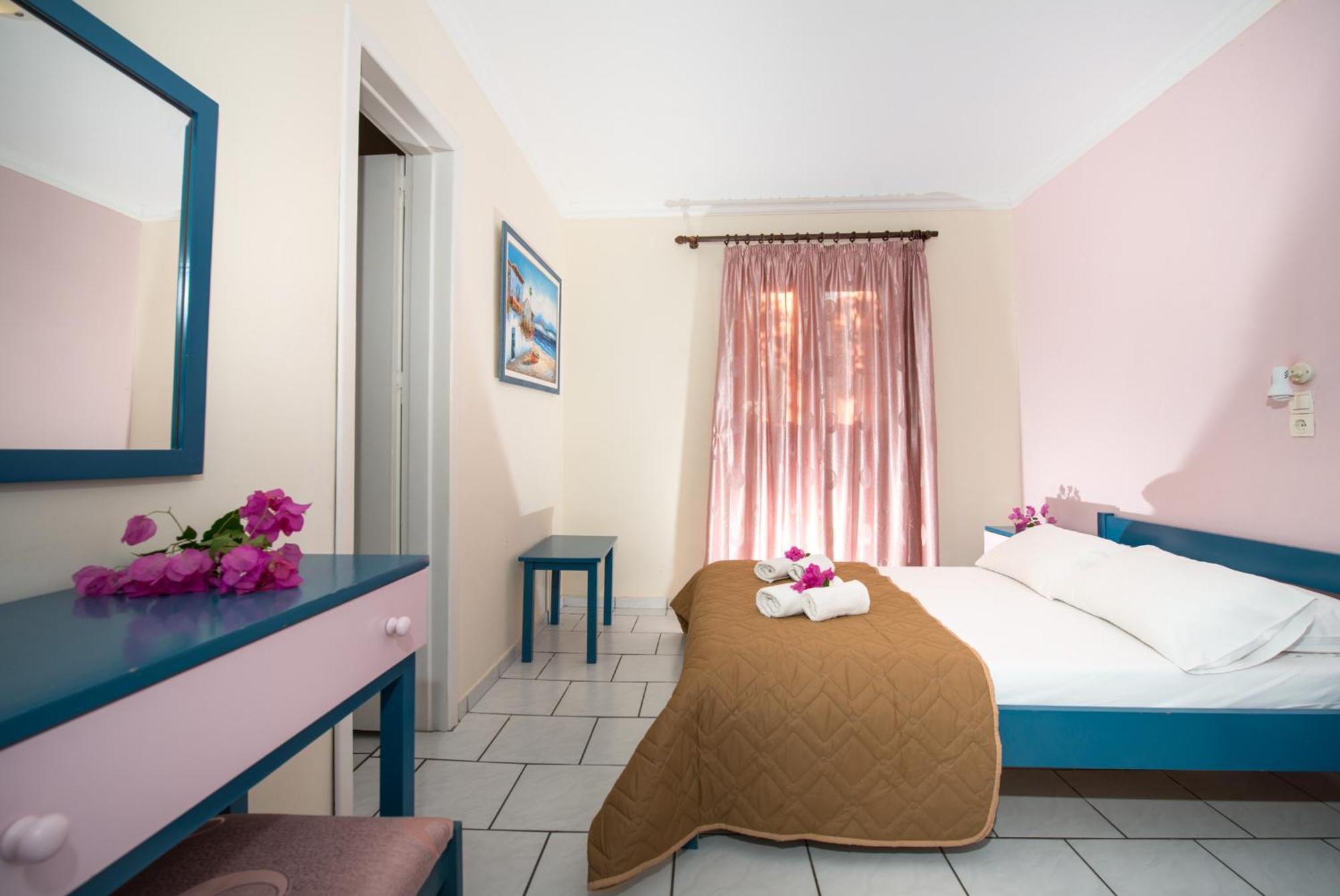 Sofia's Hotel 2*