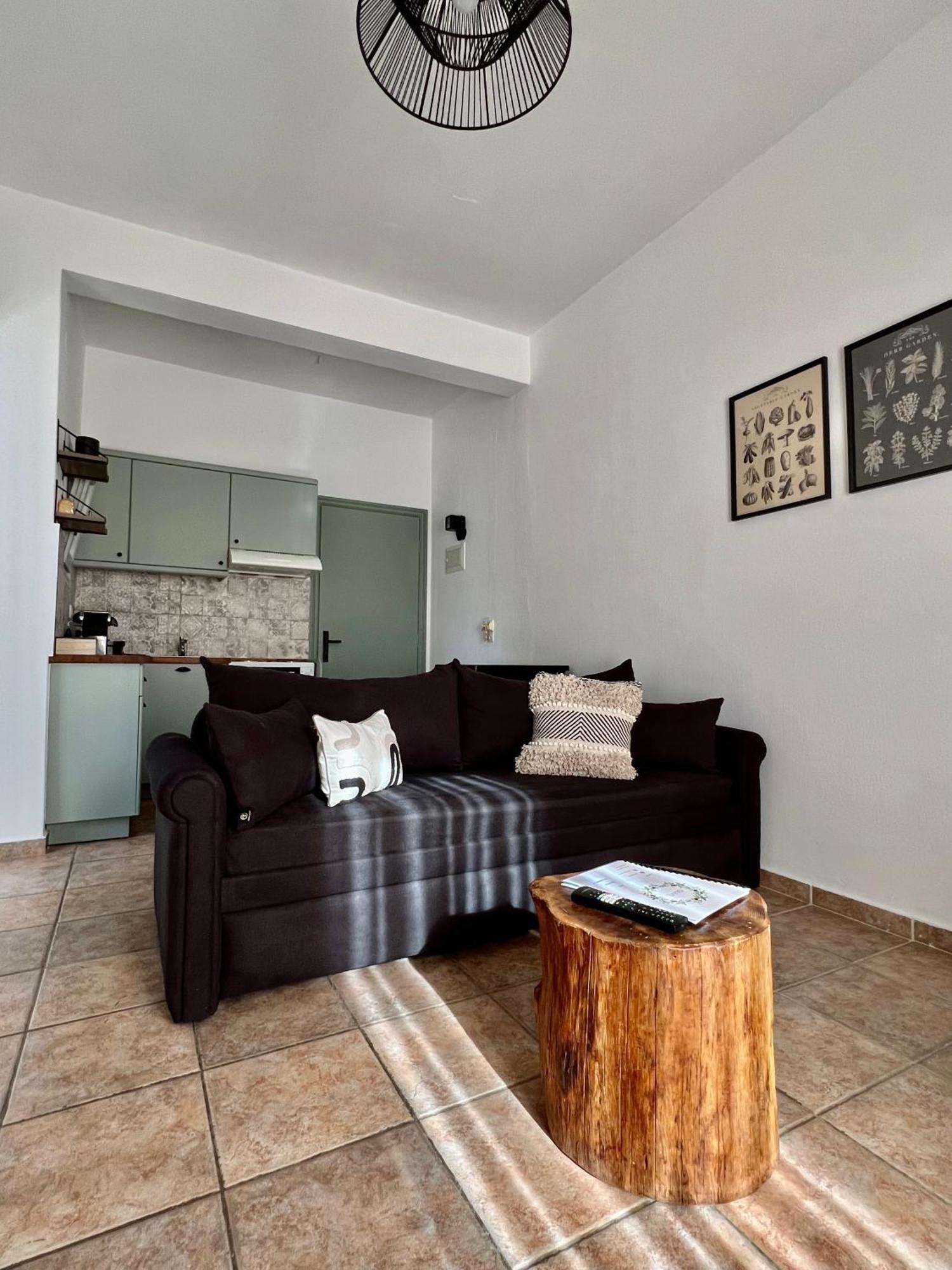 Rania Skopelos Town
