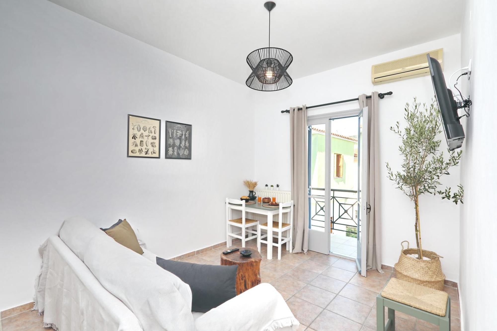 Rania Apartment Skopelos Town
