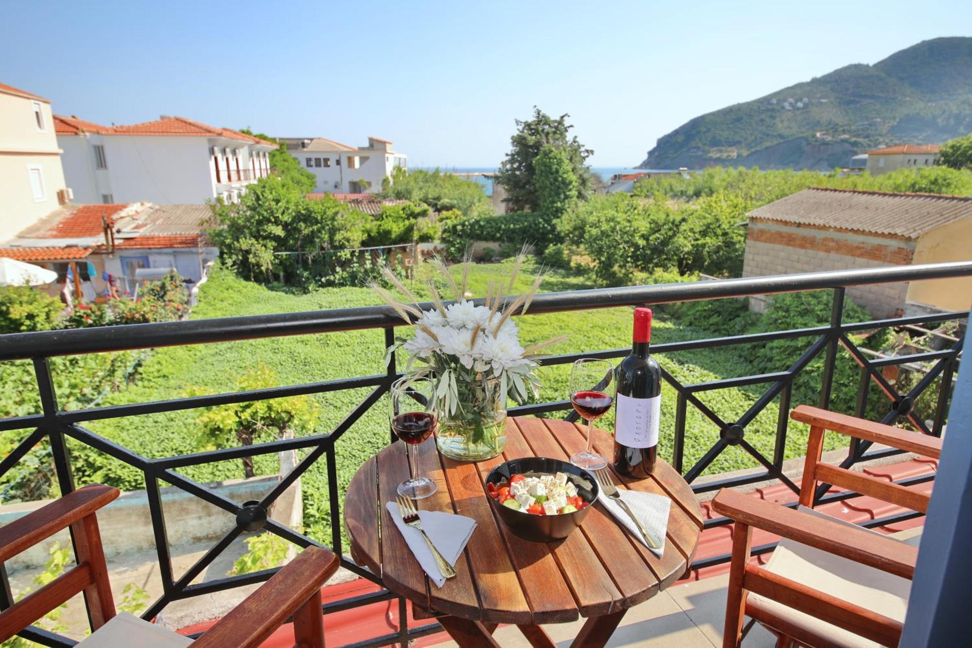 Rania Skopelos Town