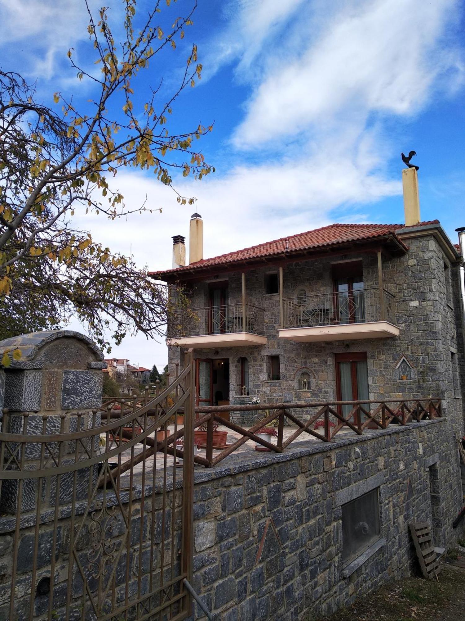 To Spiti Tis Irinis Vytina
