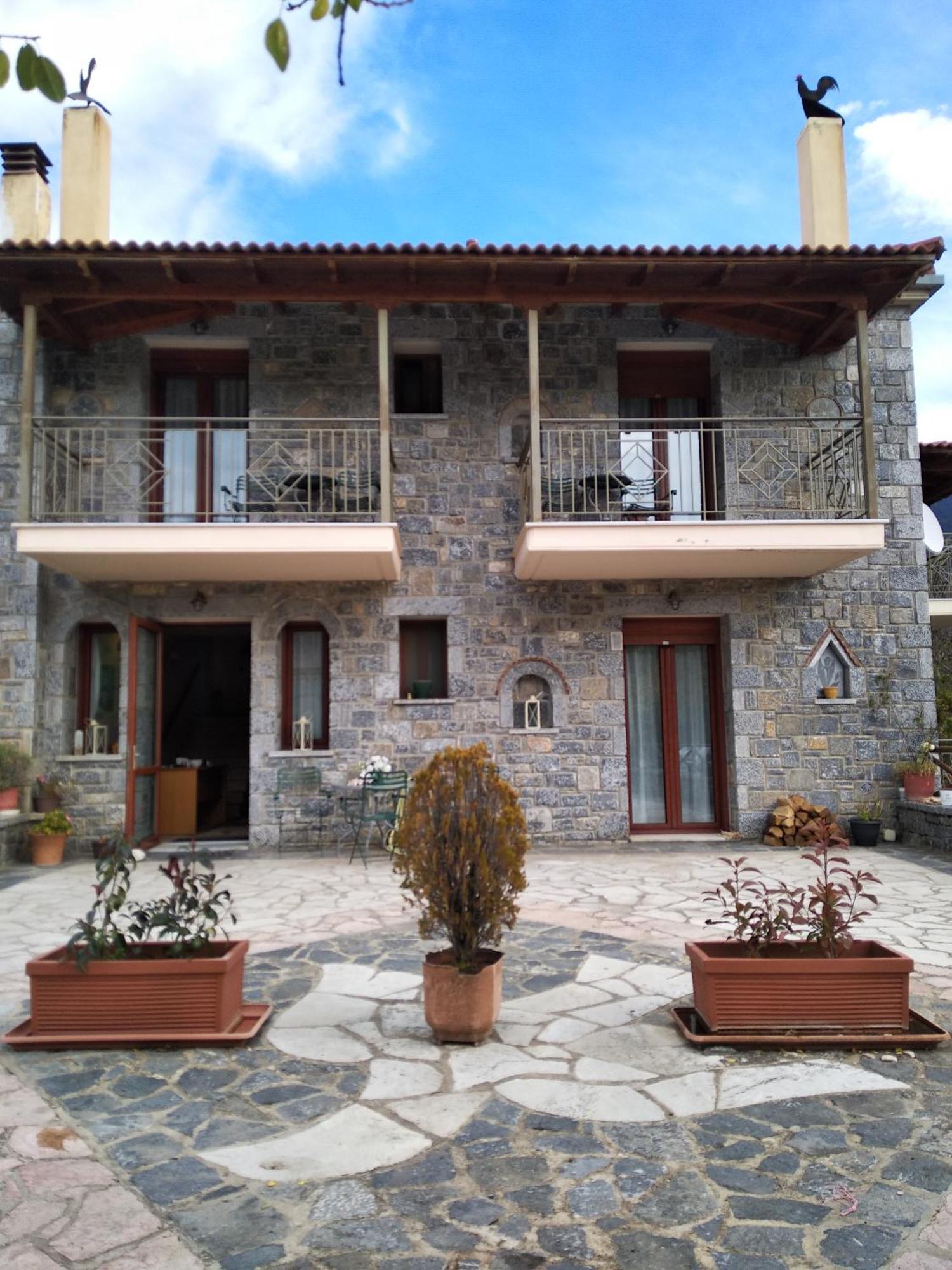 To Spiti Tis Irinis Guest house