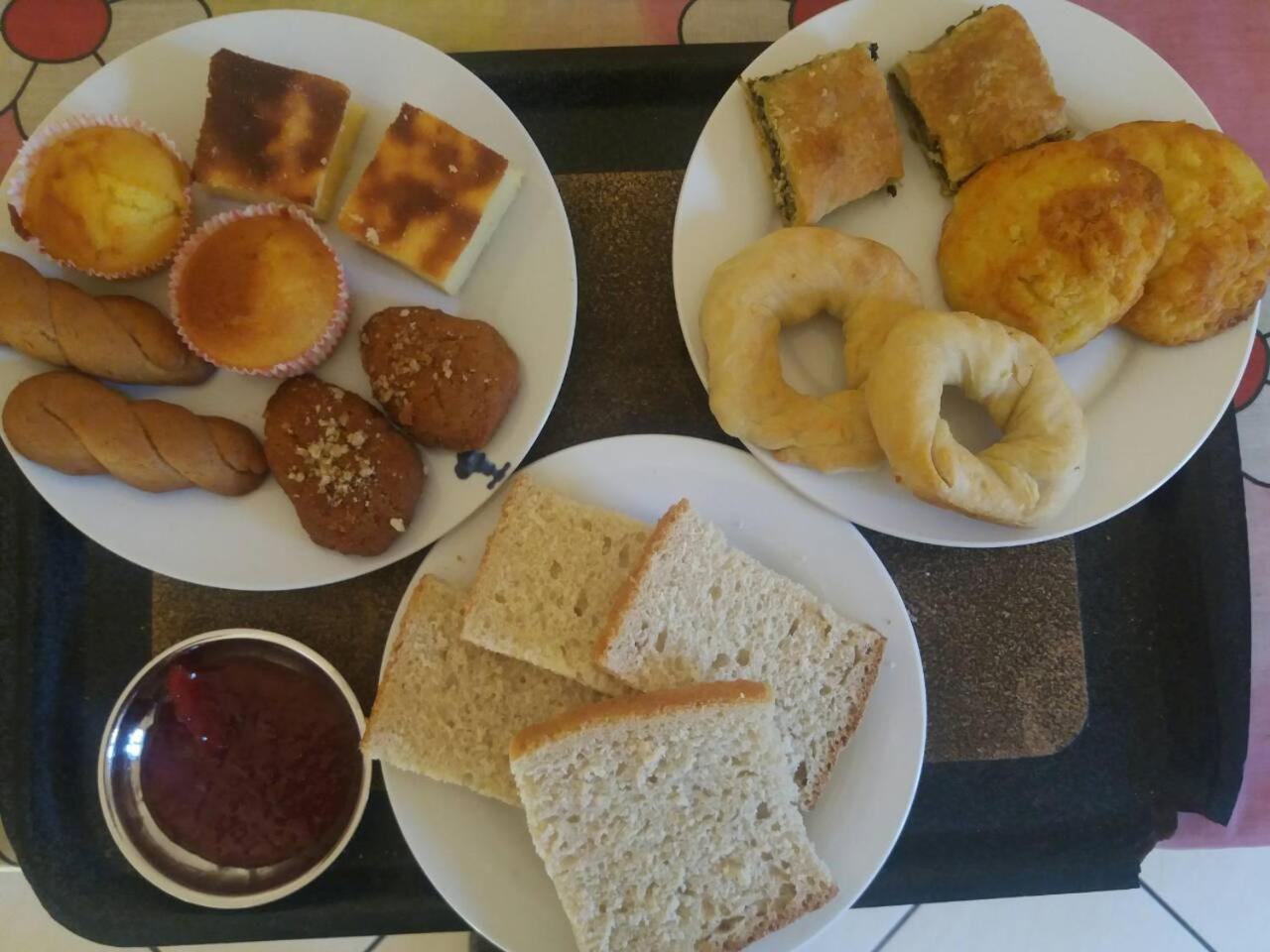 To Spiti Tis Irinis 2*