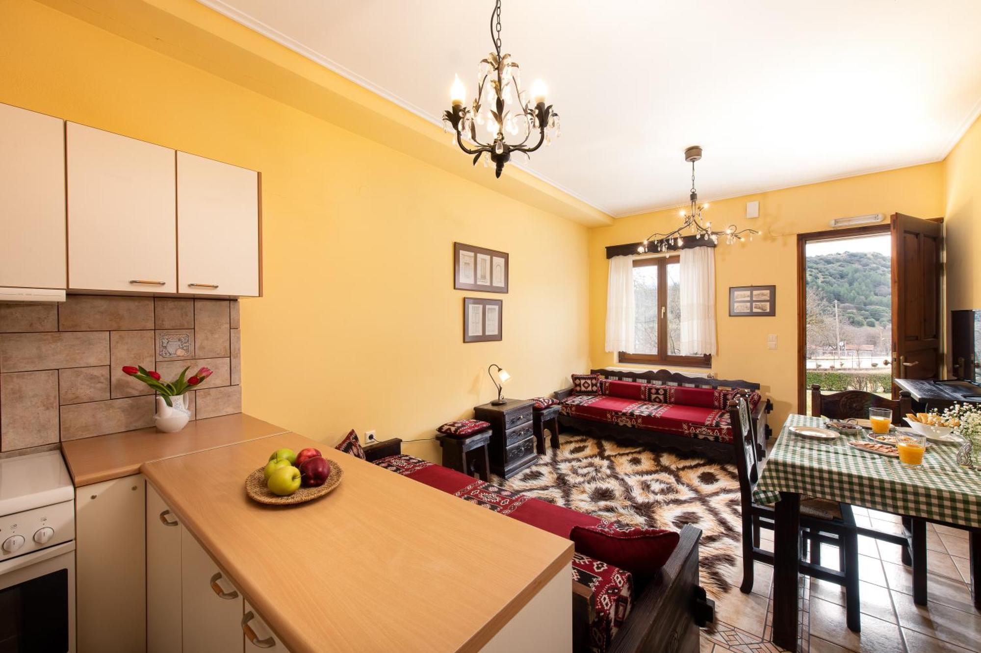 Amygdalies With Fireplace Apartment Karpenisi