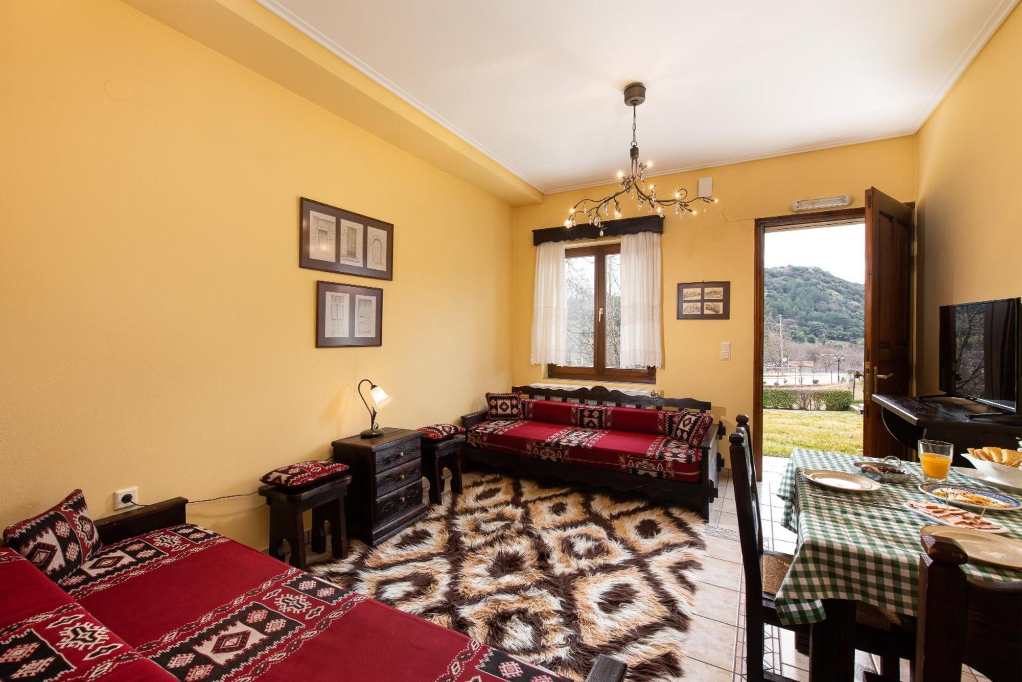 Apartment Amygdalies With Fireplace Karpenisi