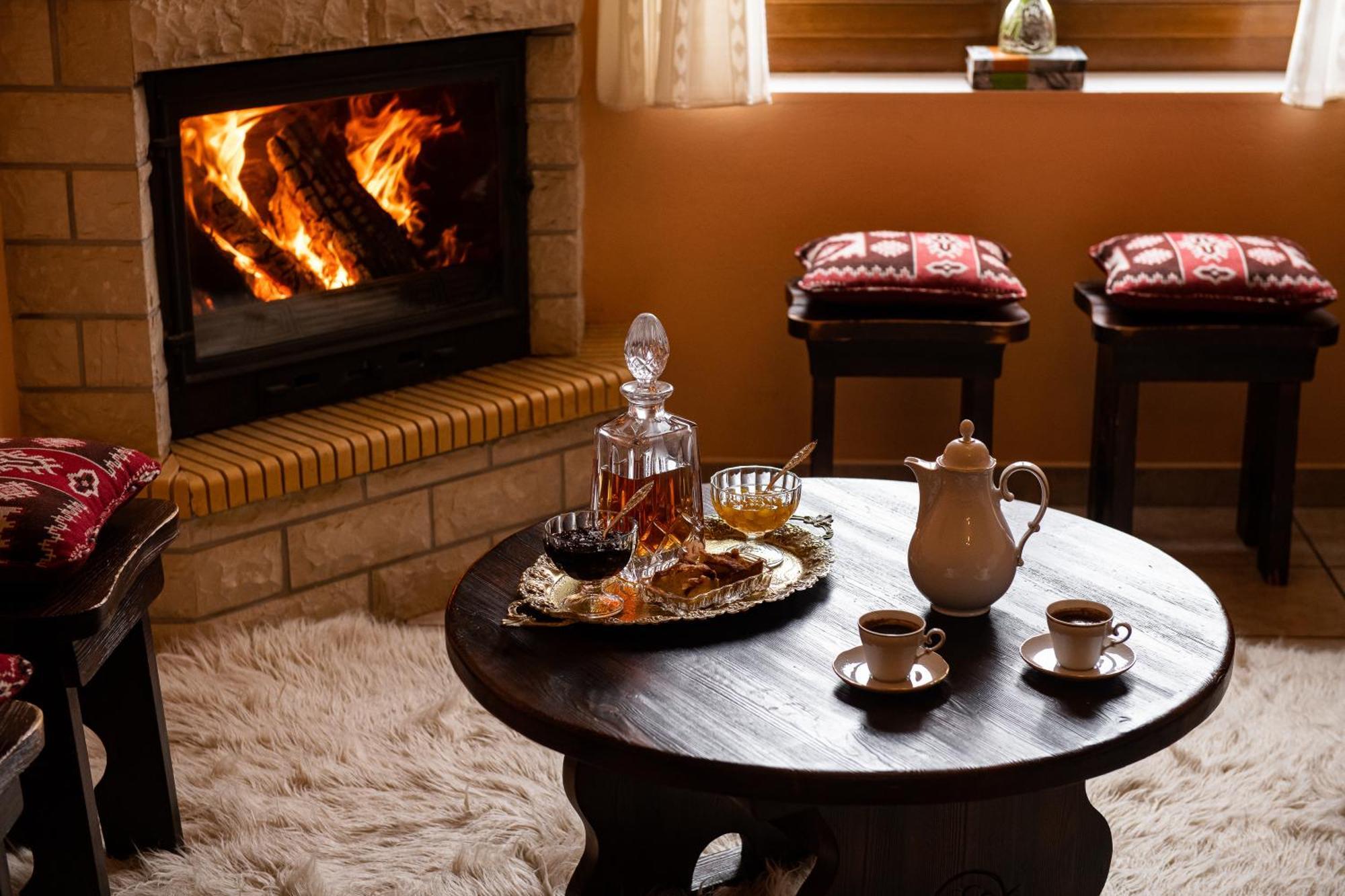Amygdalies With Fireplace *
