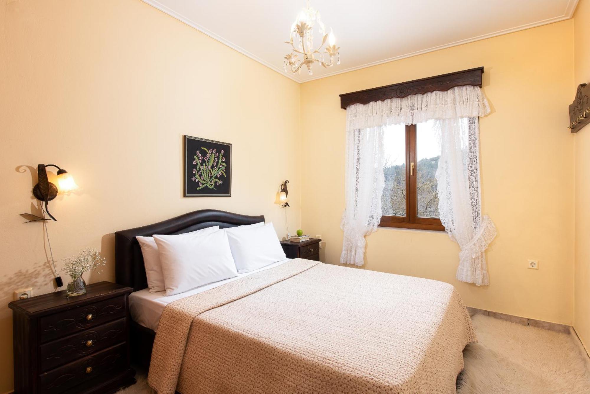 Apartment Amygdalies With Fireplace Karpenisi
