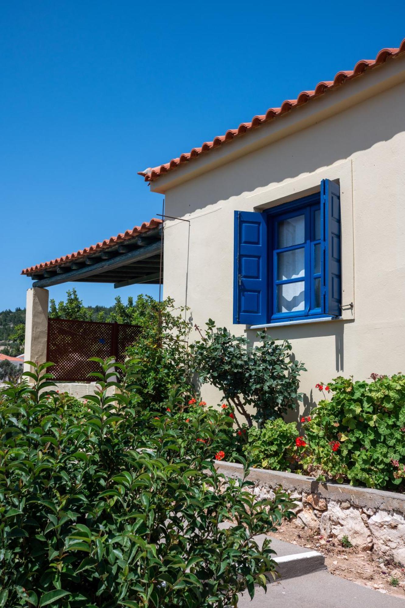 Mandilada Village Hotel