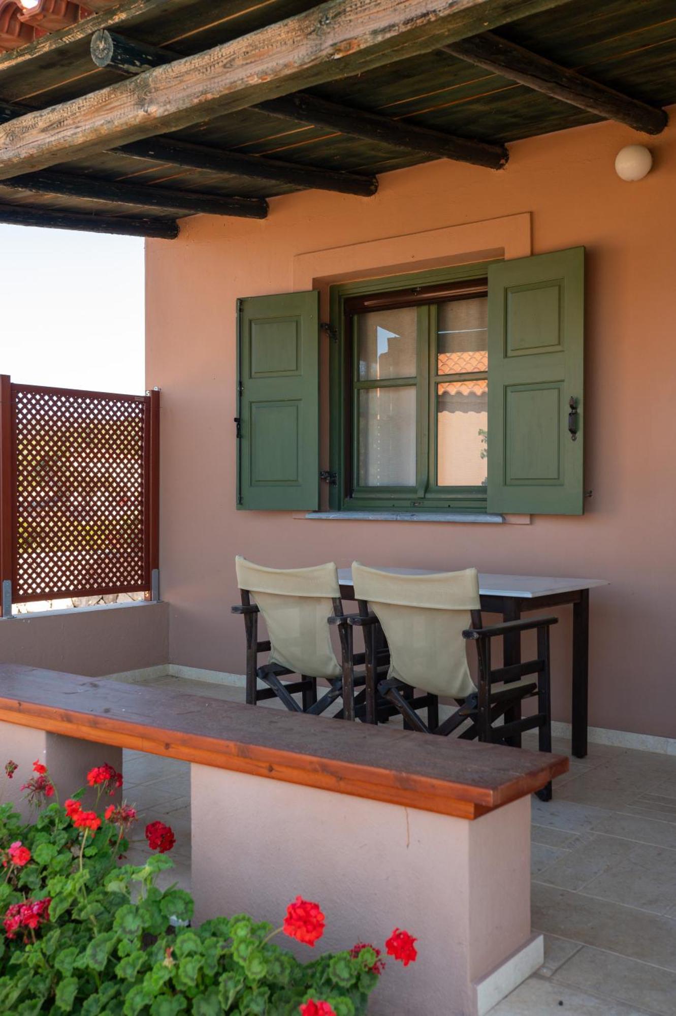 Hotel Mandilada Village 3*