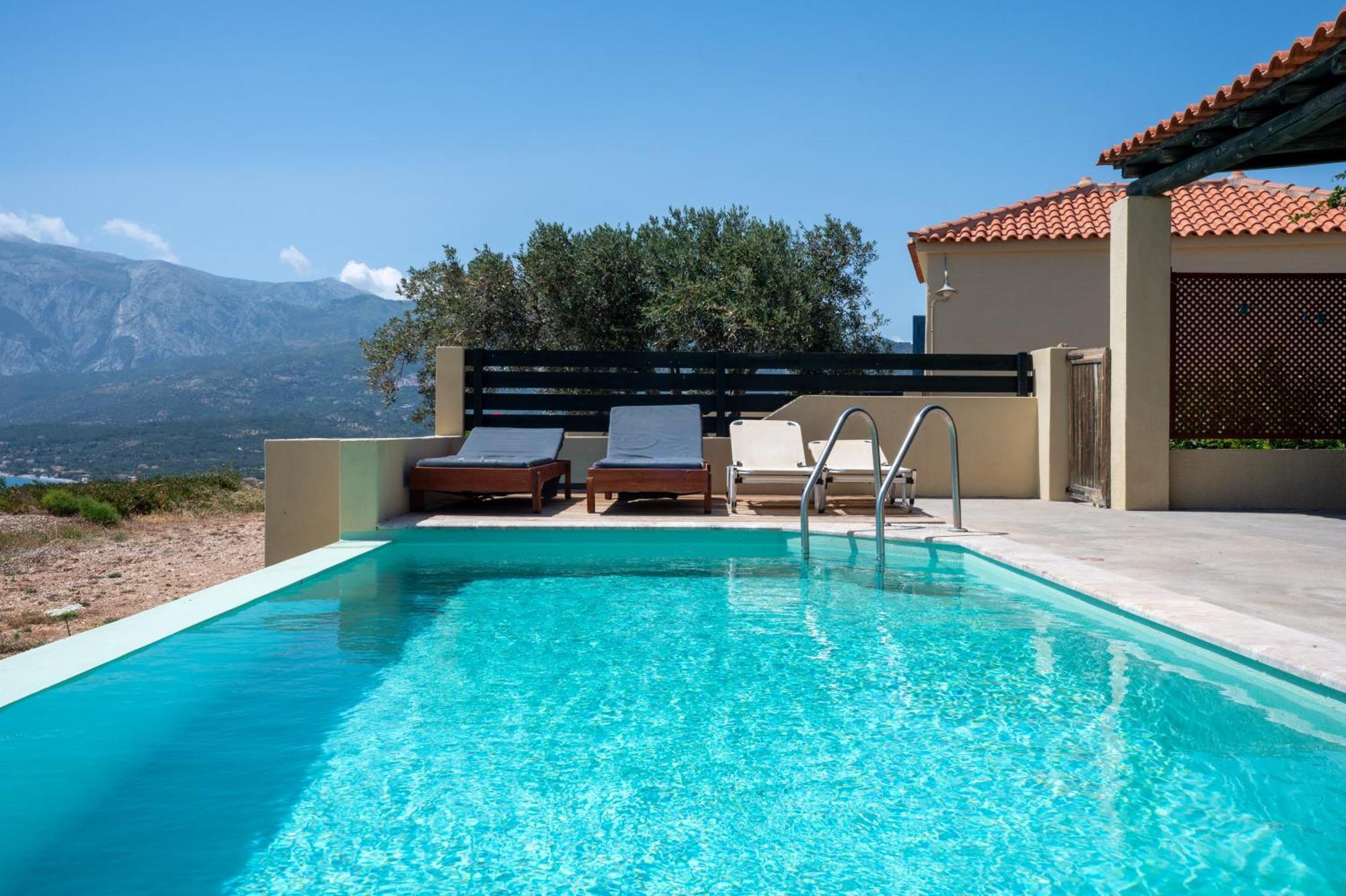 Mandilada Village Hotel 3*