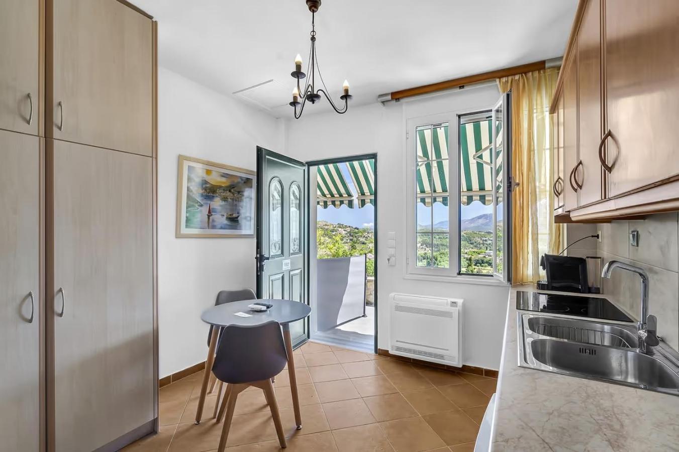 Apartment Paradiso