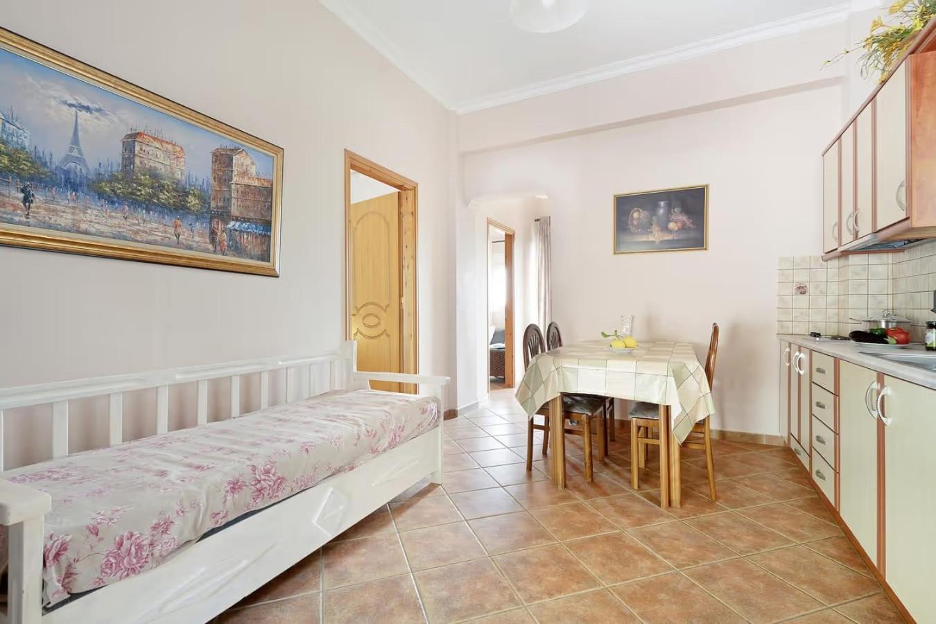 Apartment Paradiso