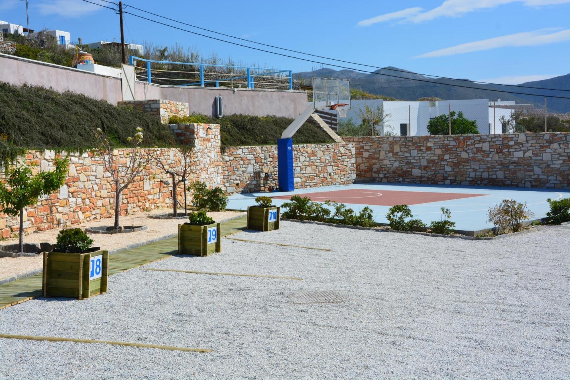 White Blue & Apartment Parikia (Paros)