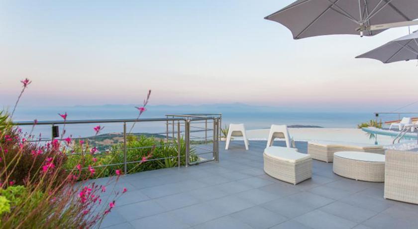Apartment Coral Porto Rafti