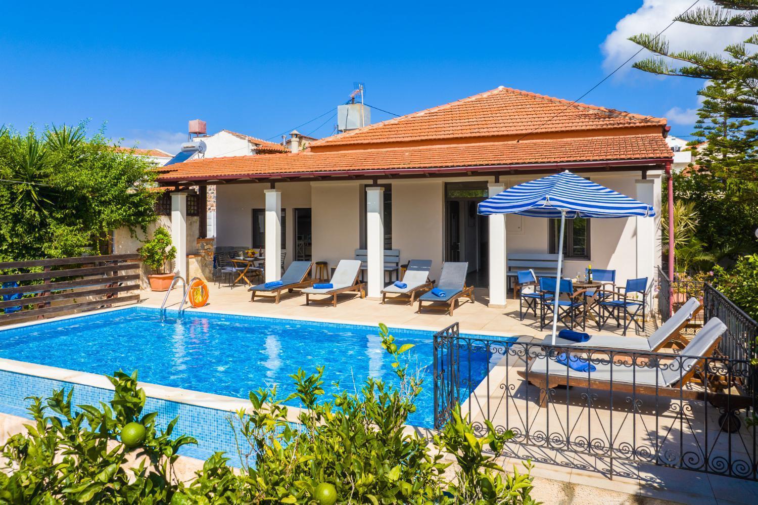 Maro Large Private Pool Ac Wifi * Kefalas