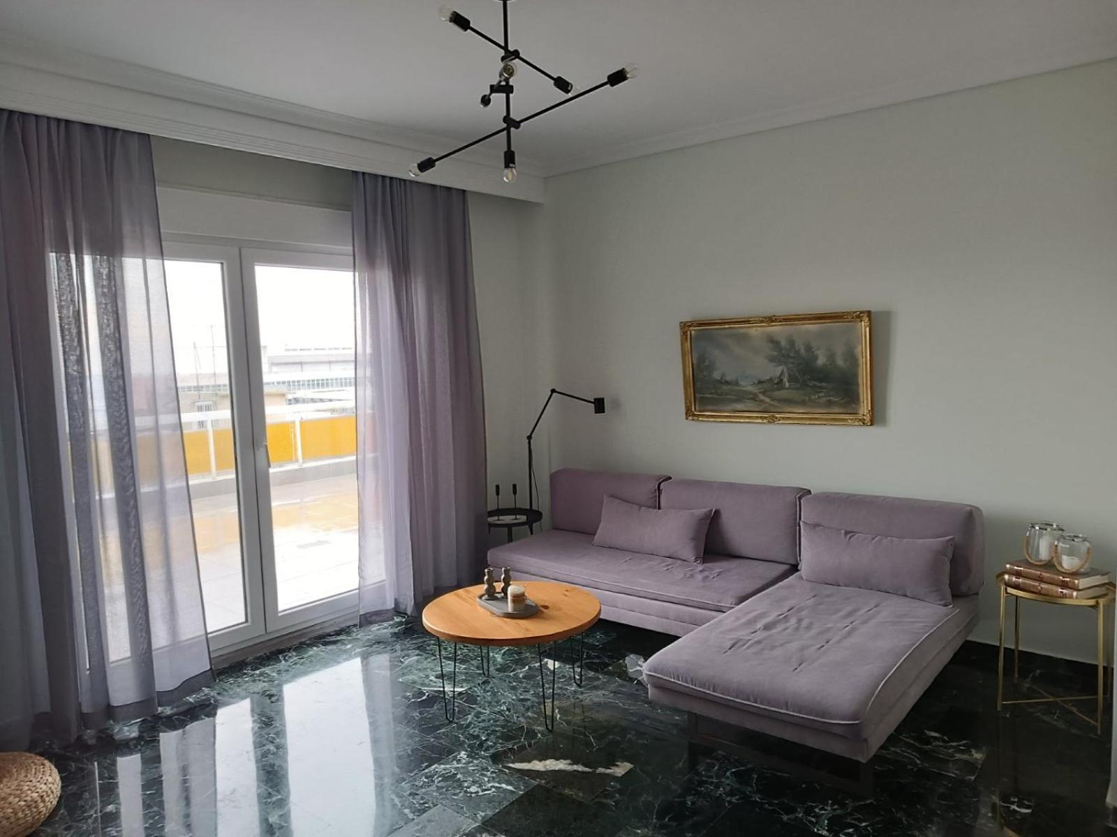 Penthouse Center *