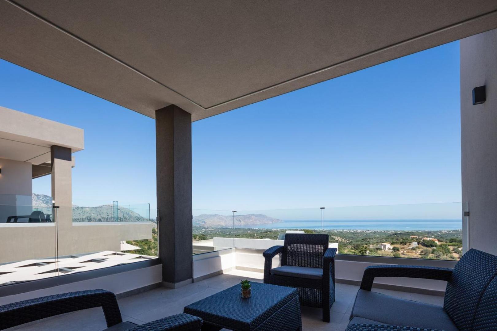 Four Horizons Luxury Apartment