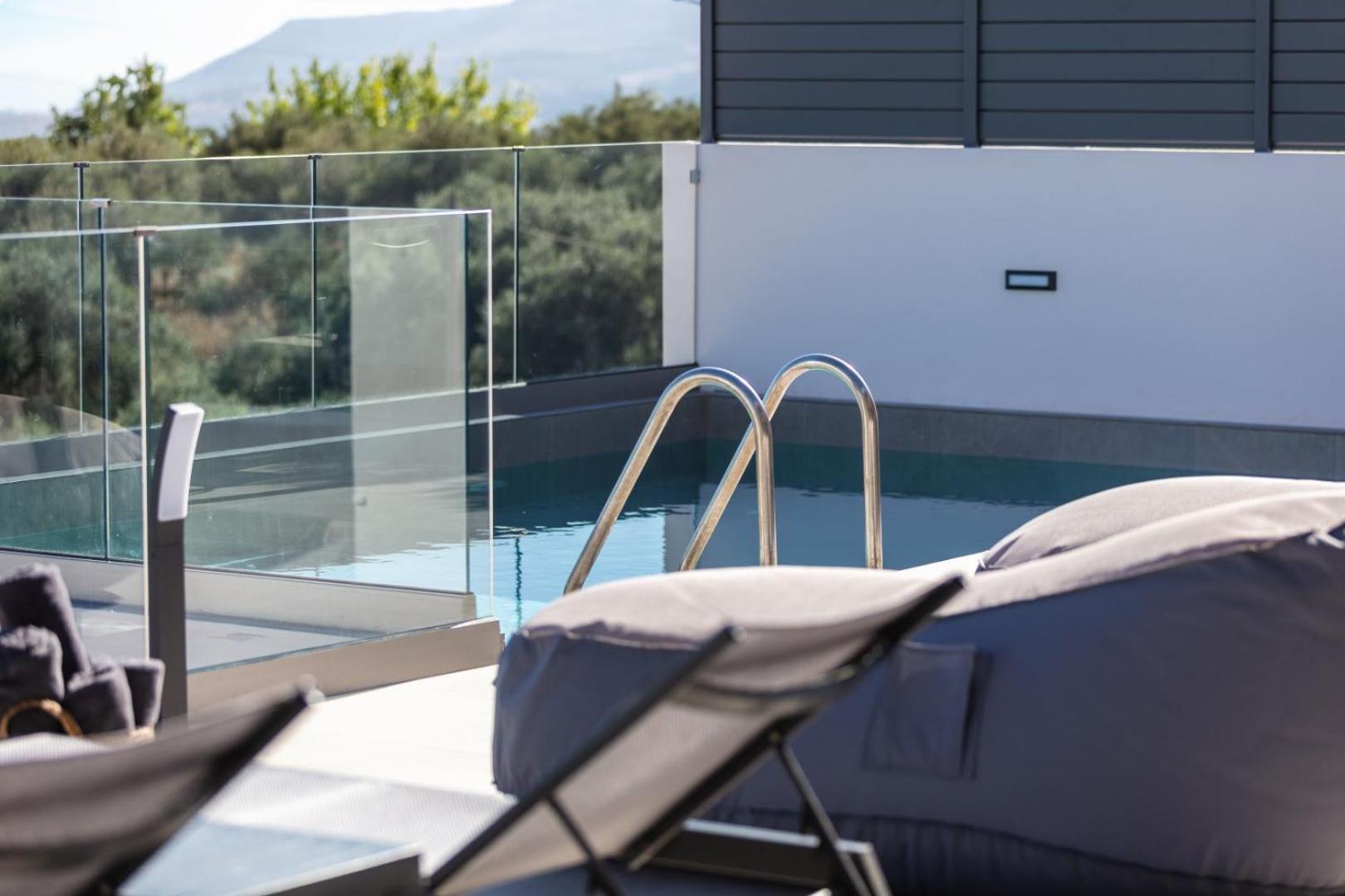 Four Horizons Luxury