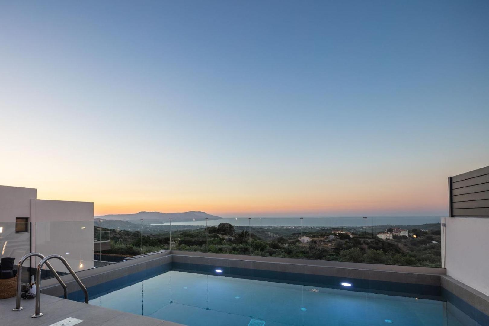 Four Horizons Luxury * Kournas