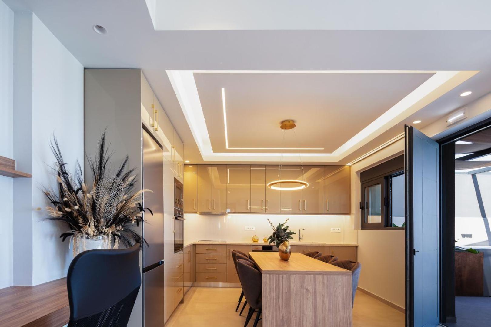 Four Horizons Luxury *