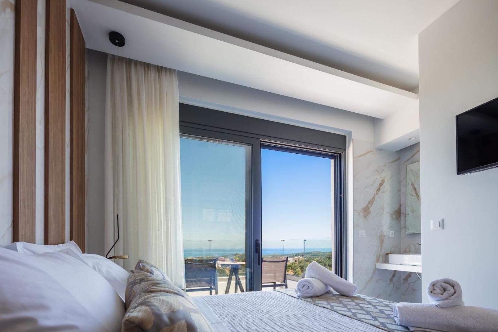 Four Horizons Luxury Kournas
