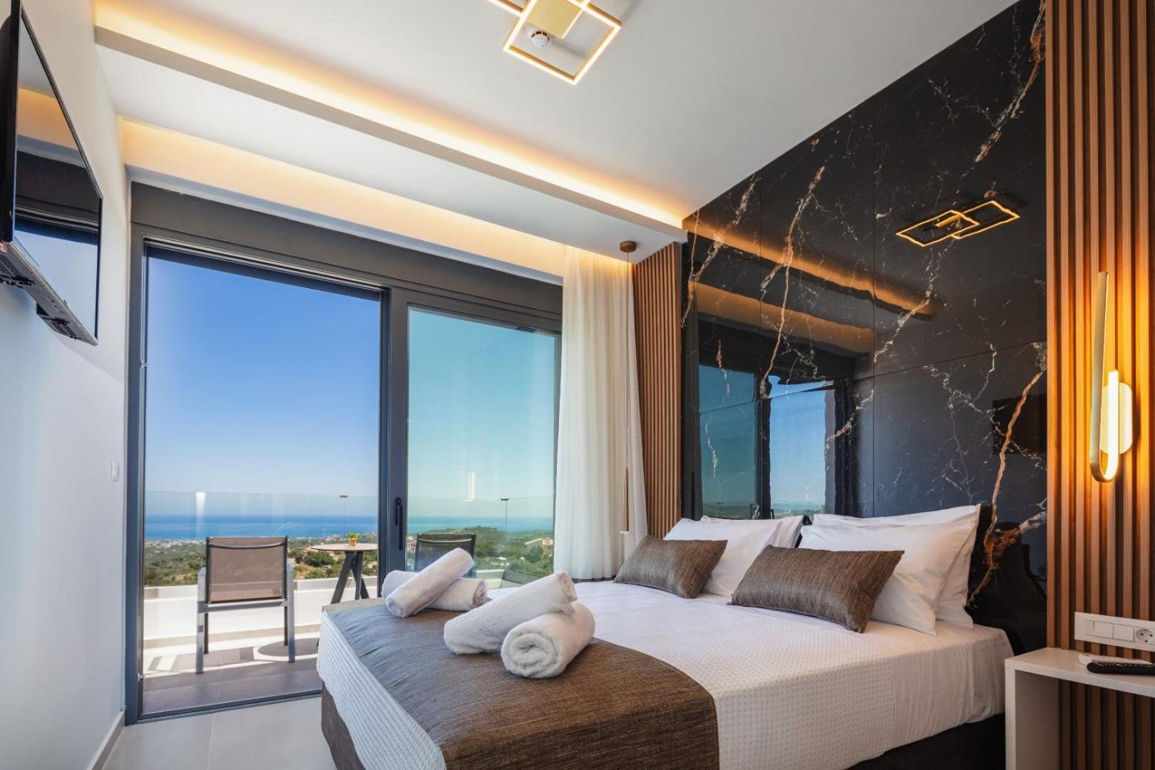 Four Horizons Luxury Kournas