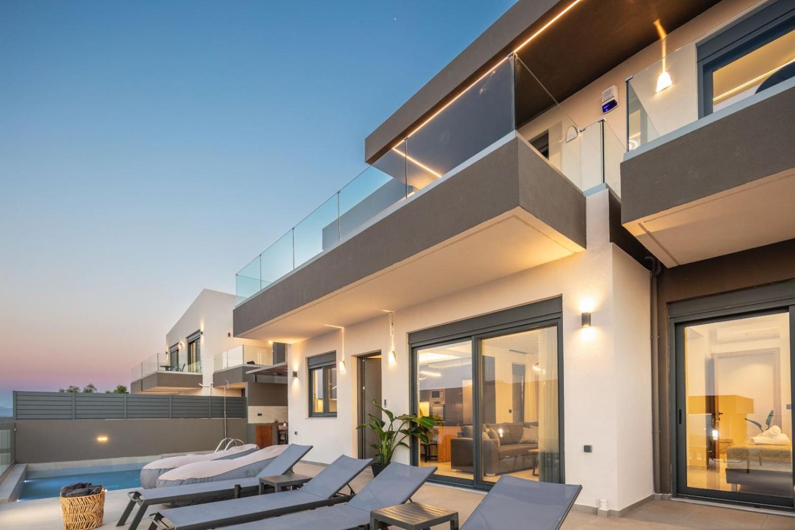 Four Horizons Luxury *
