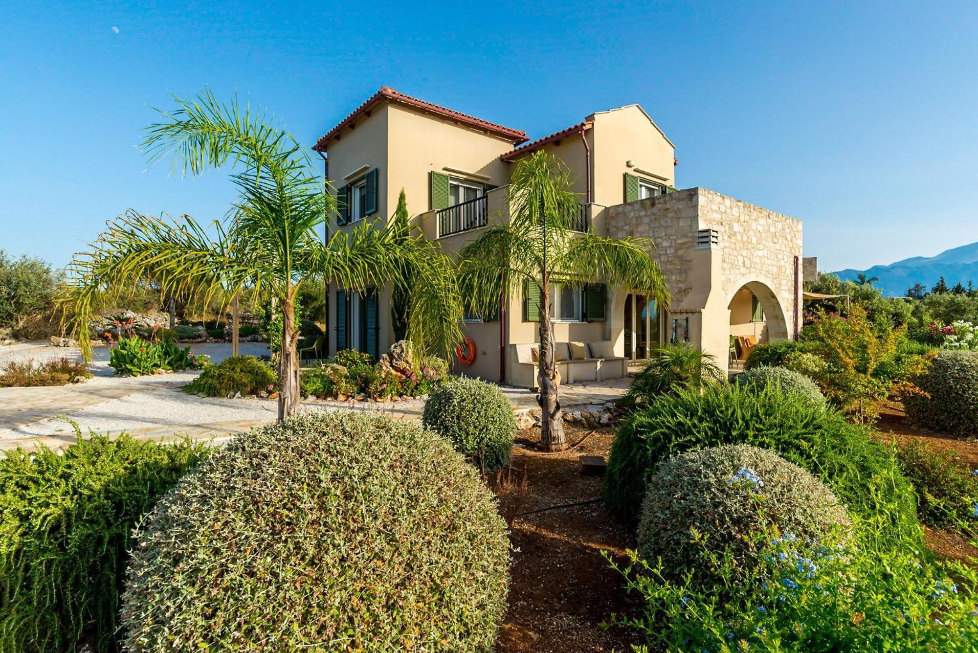 Holiday home Helios Xirosternion