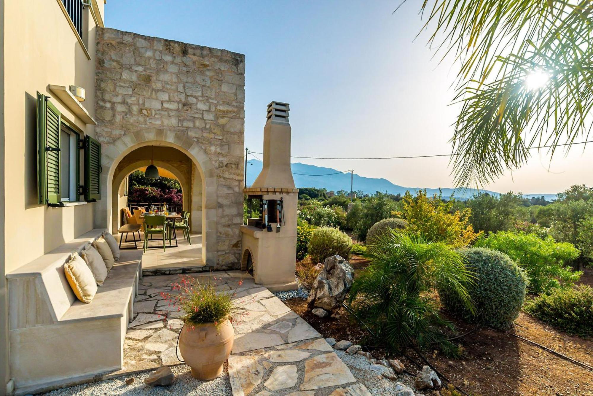 Holiday home Helios Xirosternion