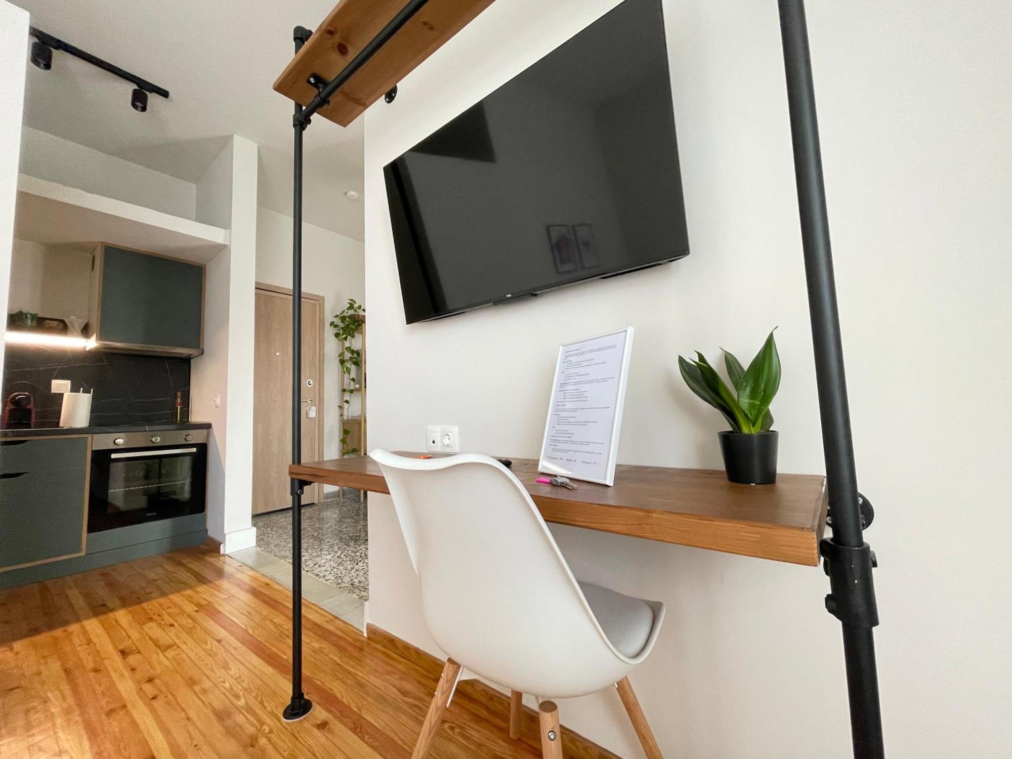 Apartment 19 Living *