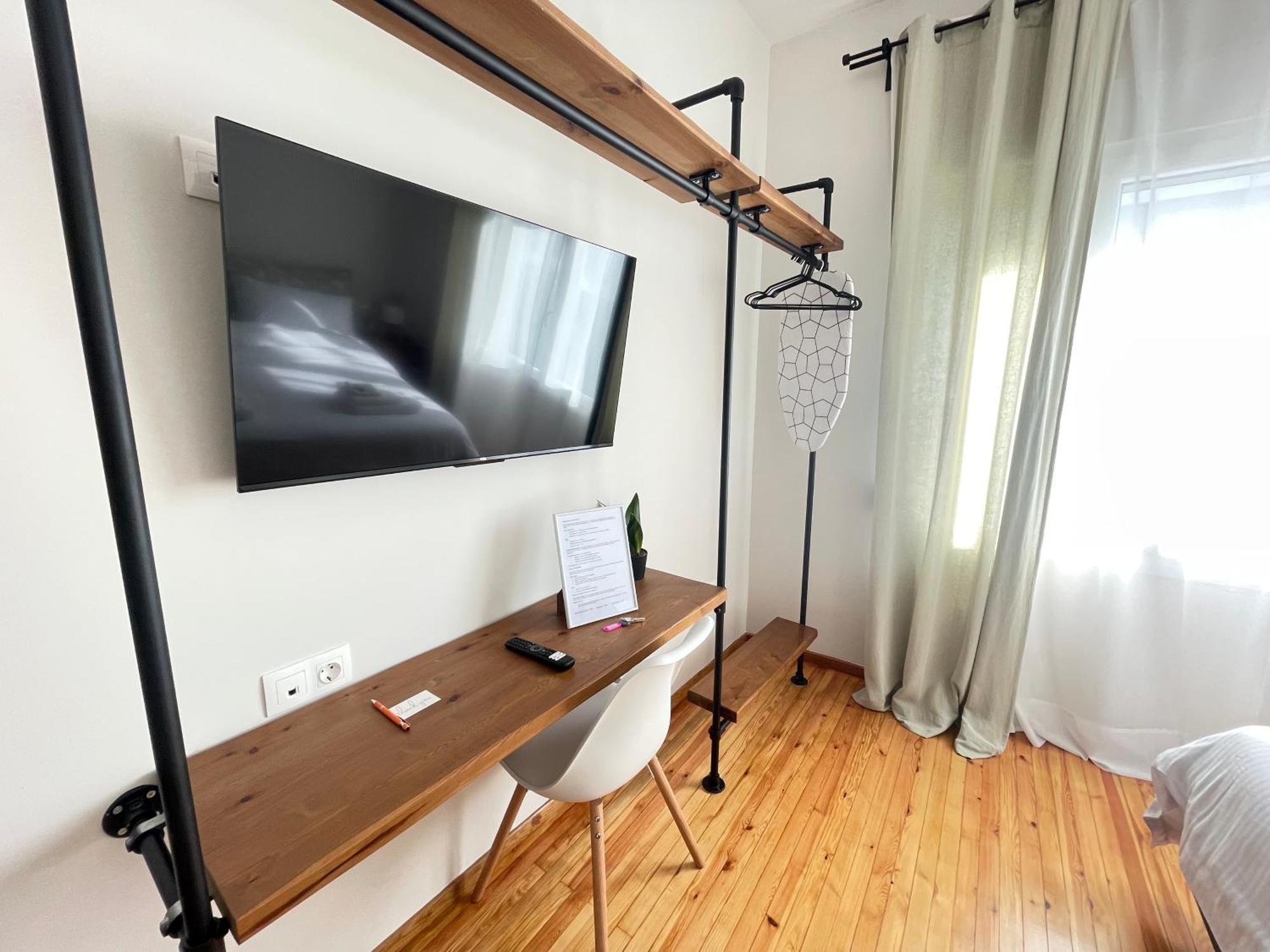 Apartment 19 Living *