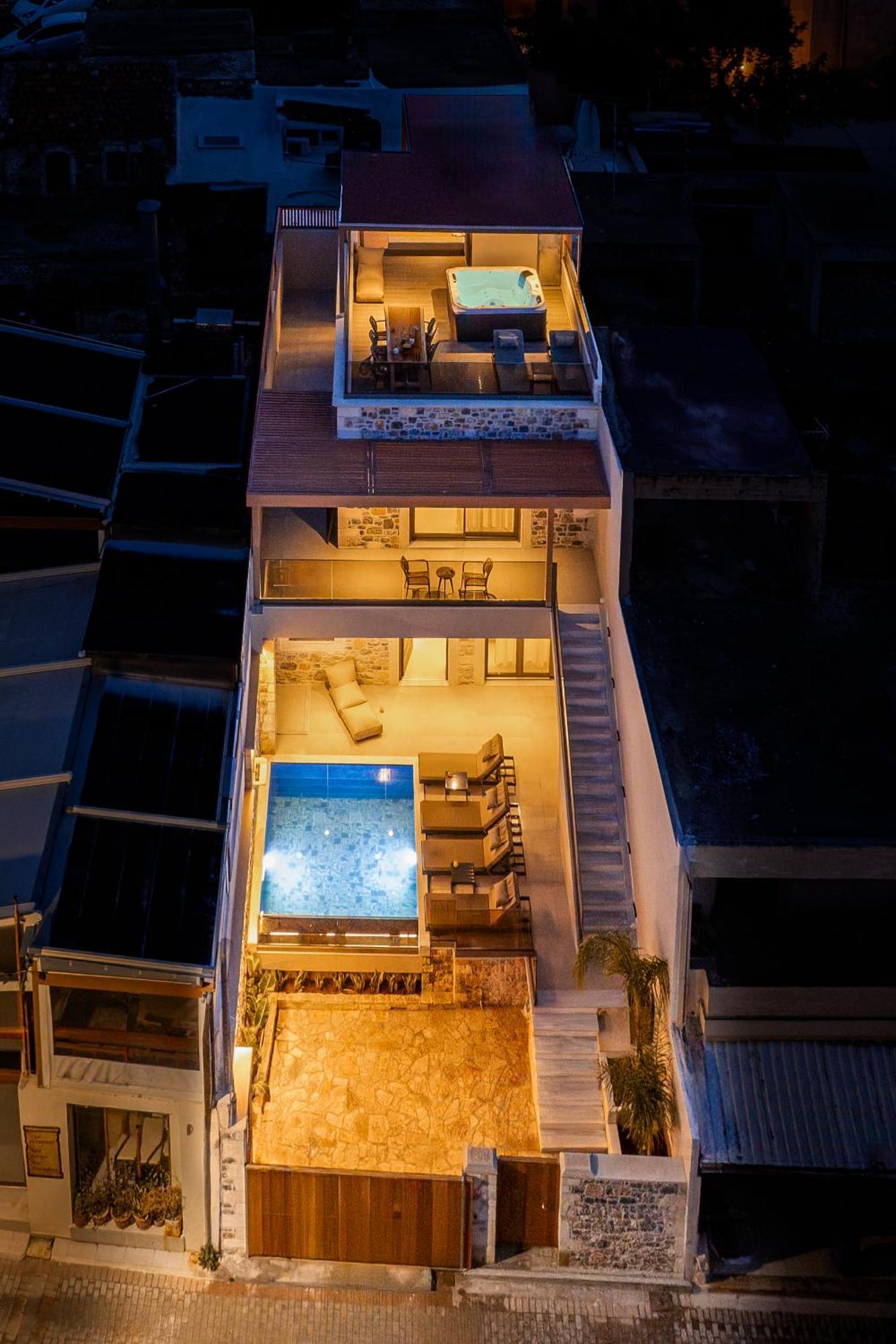 Nicole - Private Pool & Rooftop Jacuzzi Villa Hersonissos (Crete)