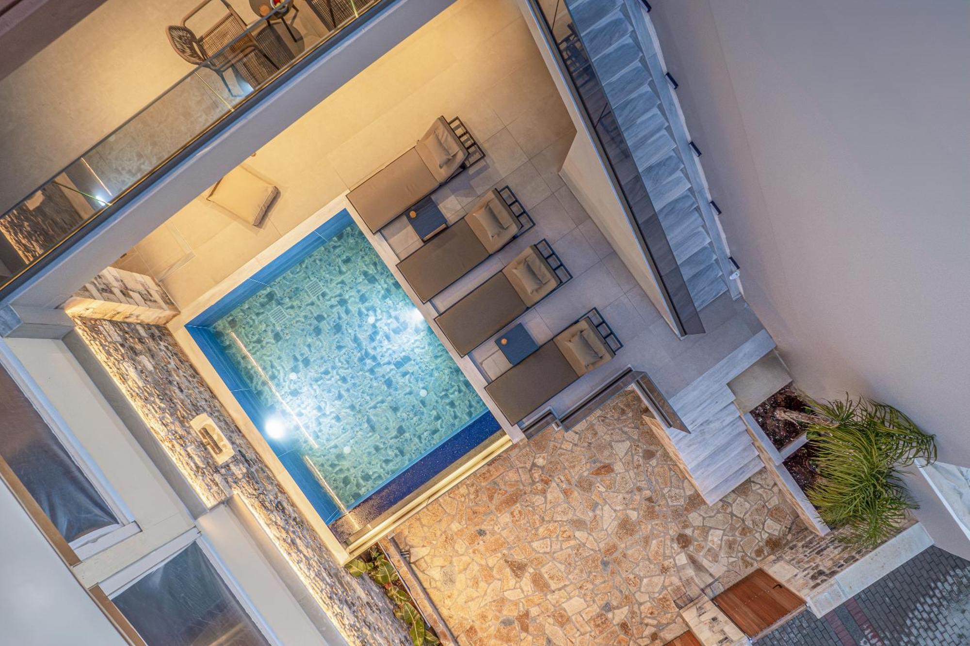 Villa Nicole - Private Pool & Rooftop Jacuzzi Hersonissos (Crete)