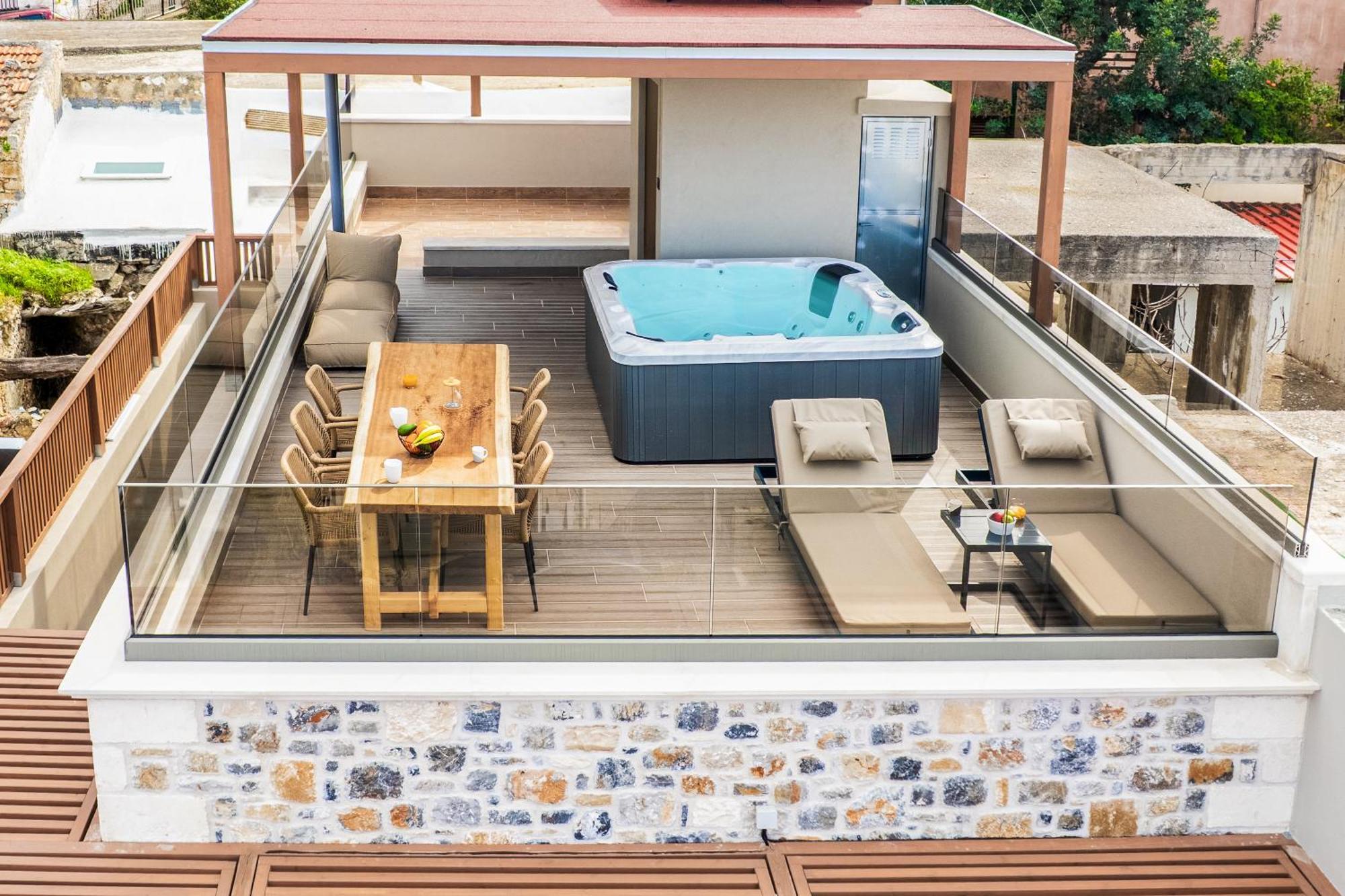 Villa Nicole - Private Pool & Rooftop Jacuzzi Hersonissos (Crete)
