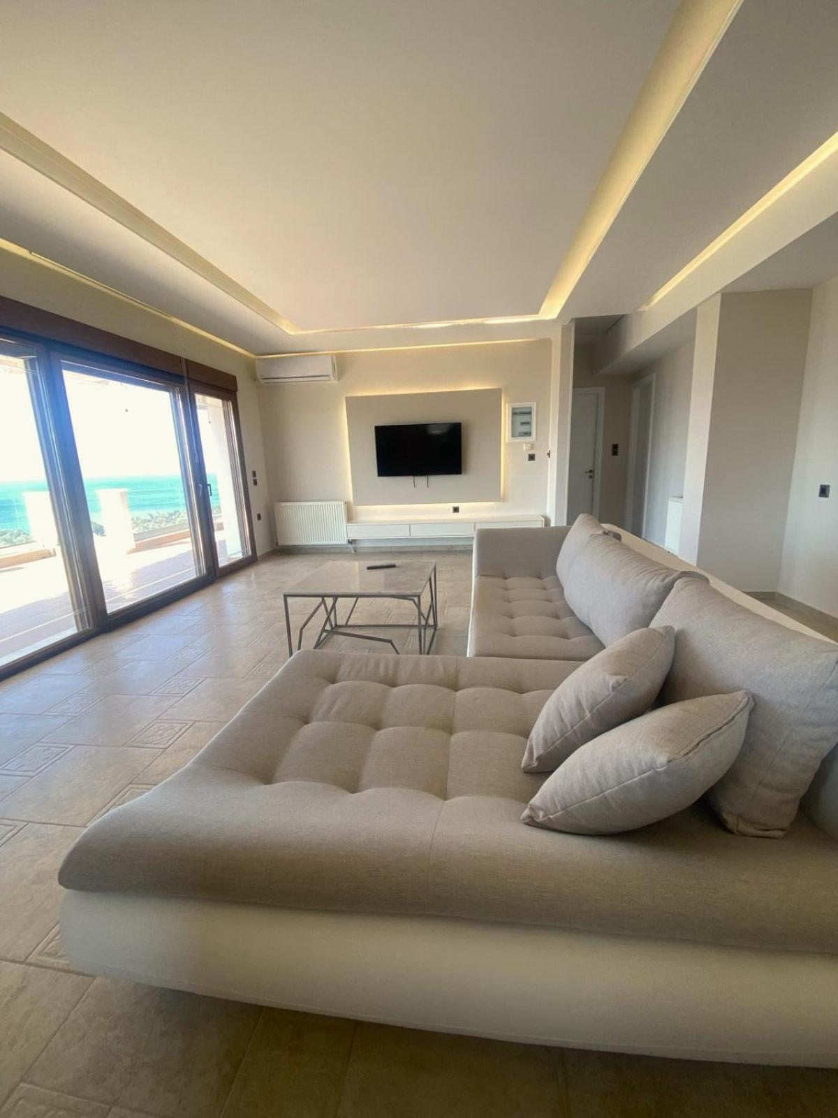 Presidential Sea View Apartment