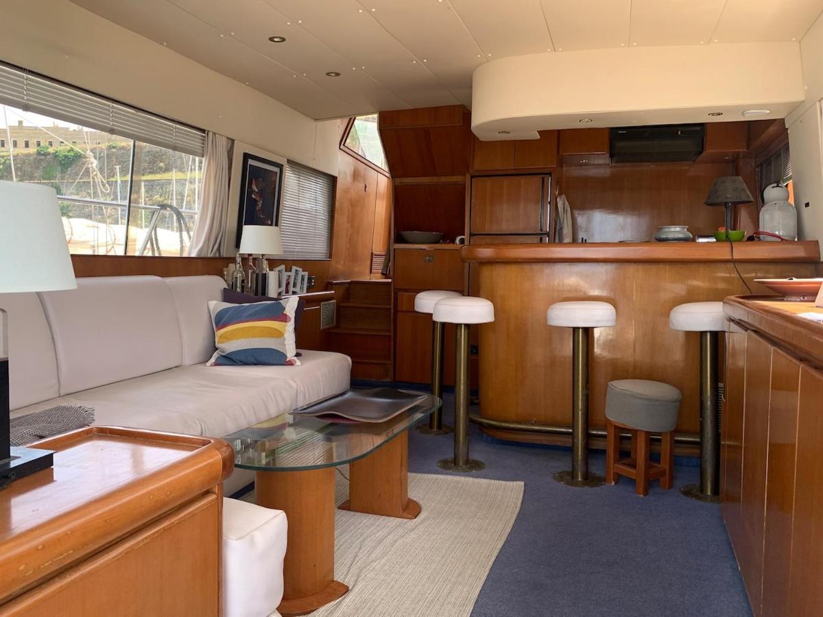 Vintage Yacht Botel Corfu (city)