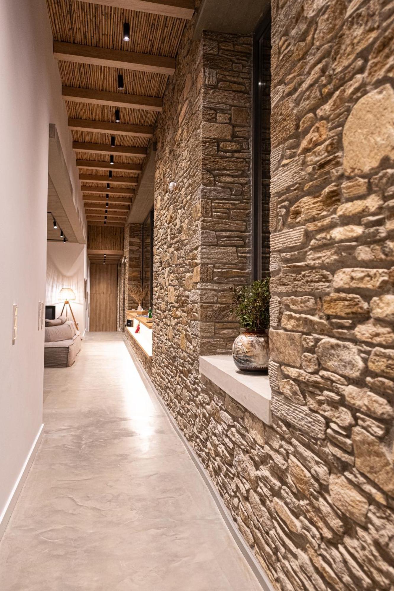 Andros Thea Luxury Gavrio