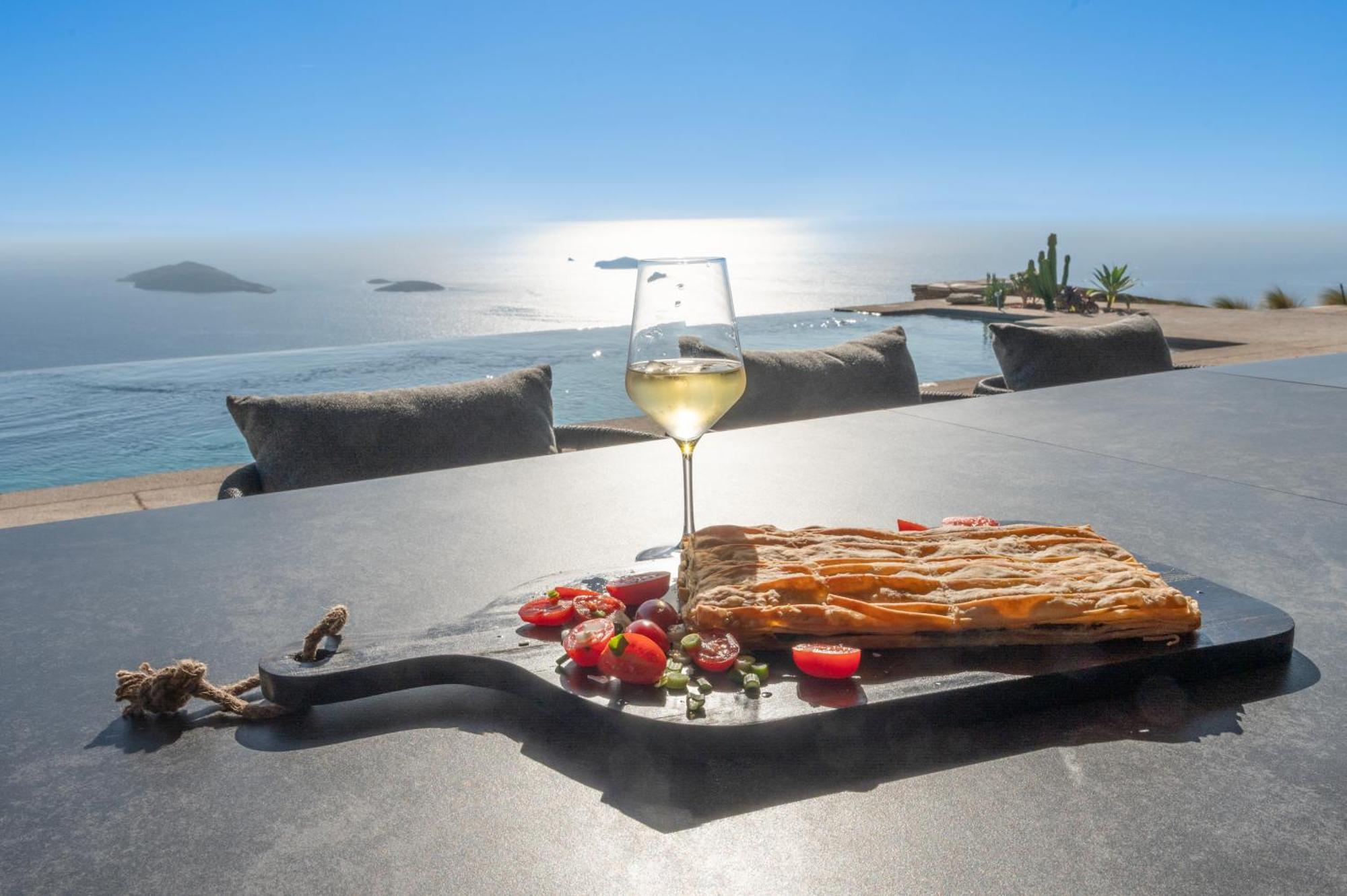 Andros Thea Luxury Gavrio