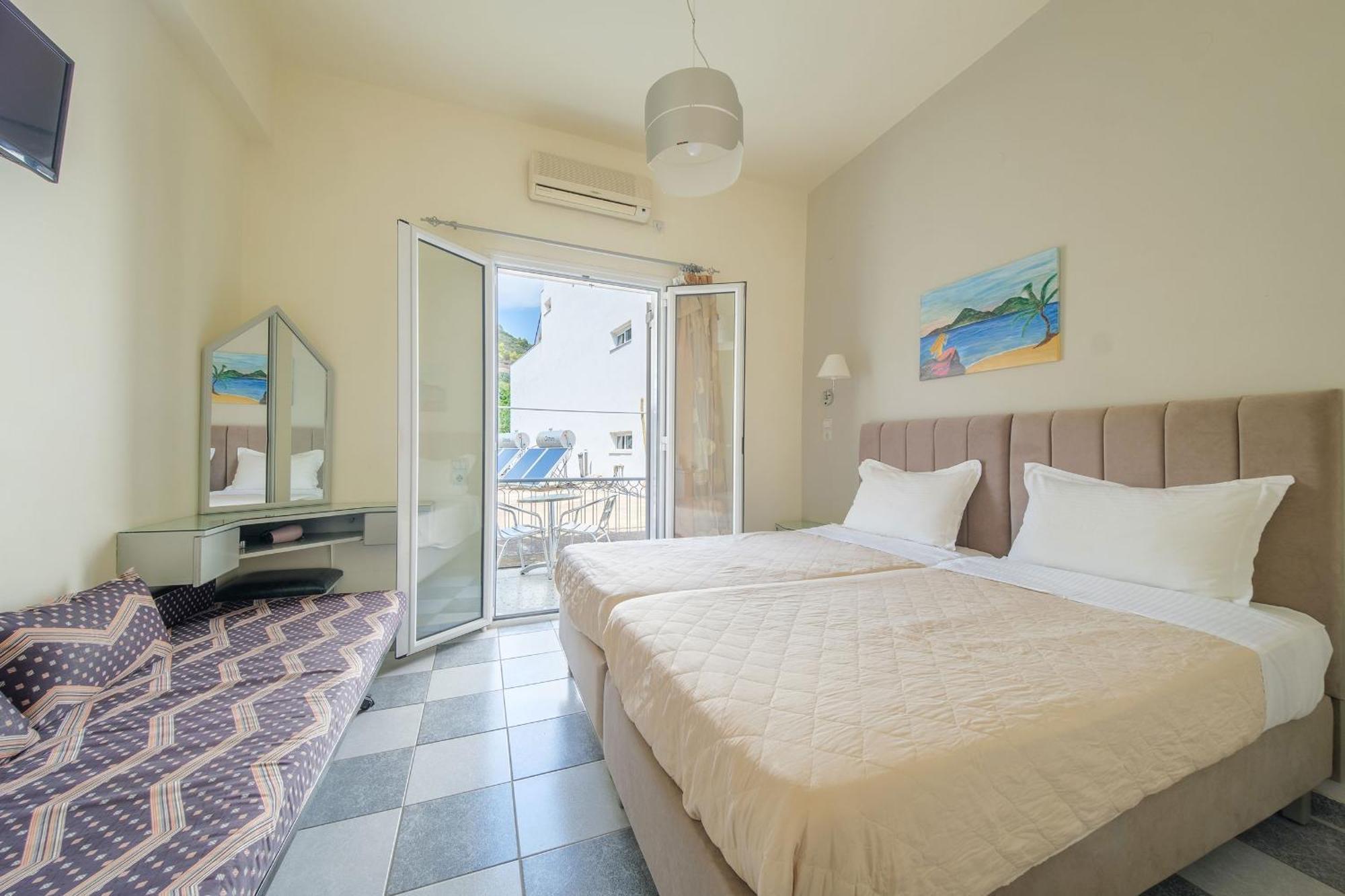 Guest house Golden Moon Tolo