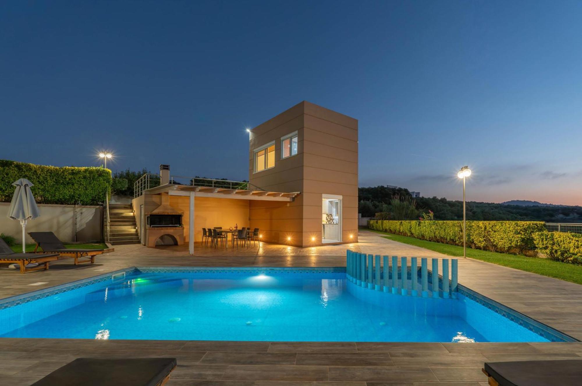 Ariella With Sea View Villa *
