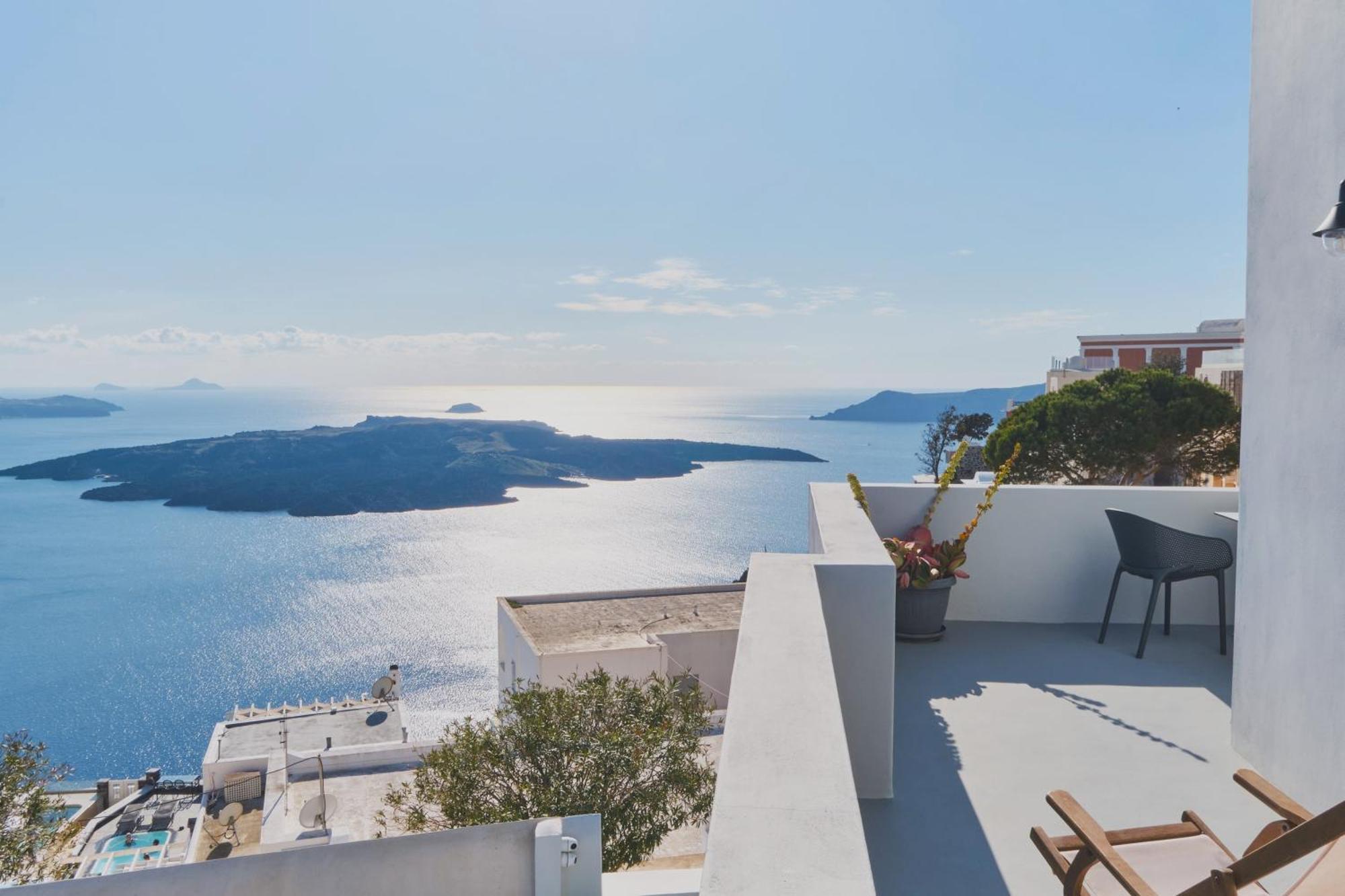 Dali Danae Fira (Santorini)