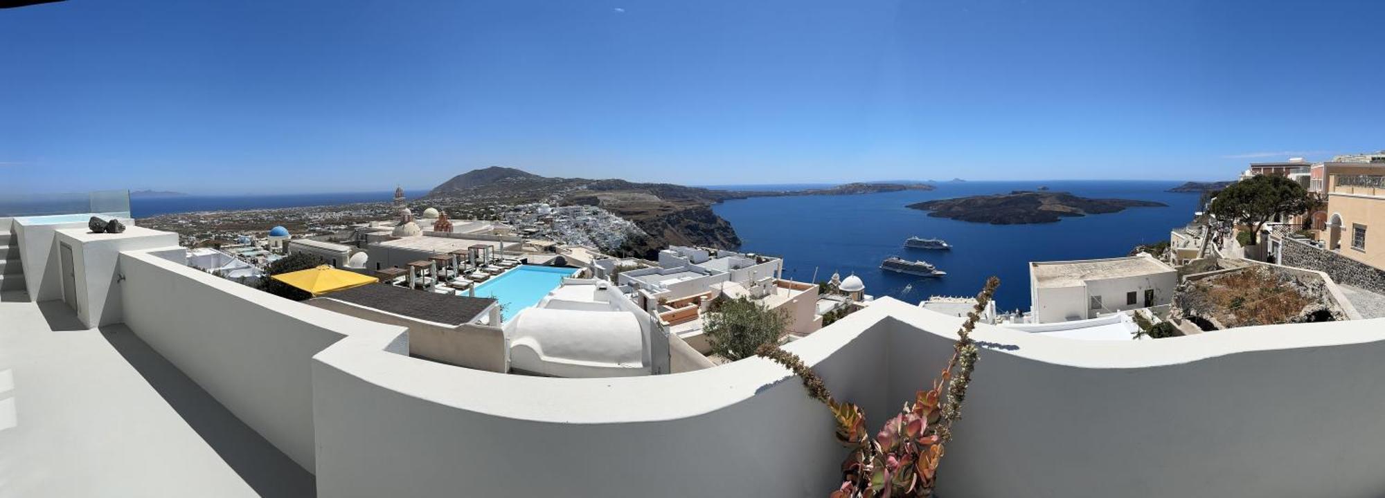 Dali Danae Fira (Santorini)