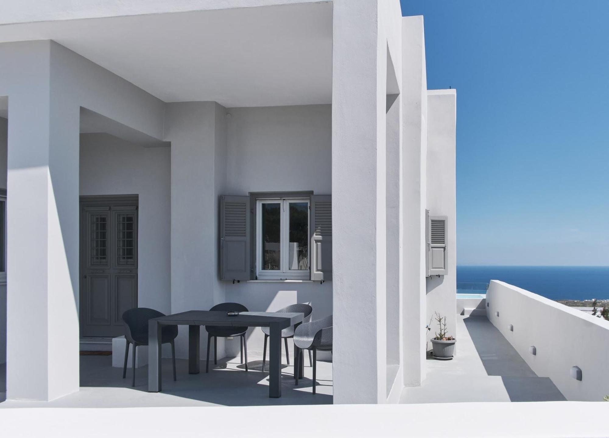 Dali Danae * Fira (Santorini)