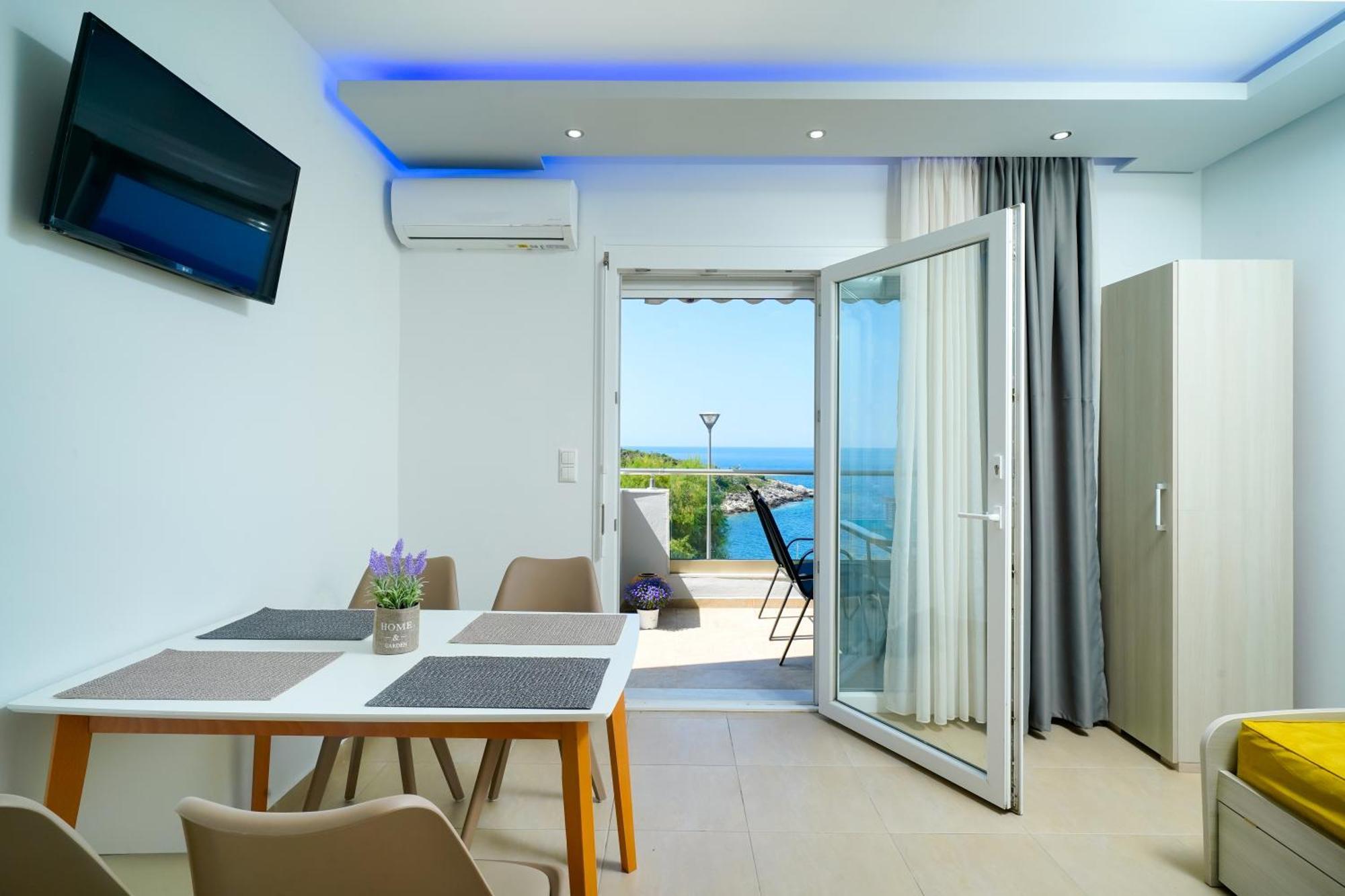 Tarsa's House By The Sea Apartment