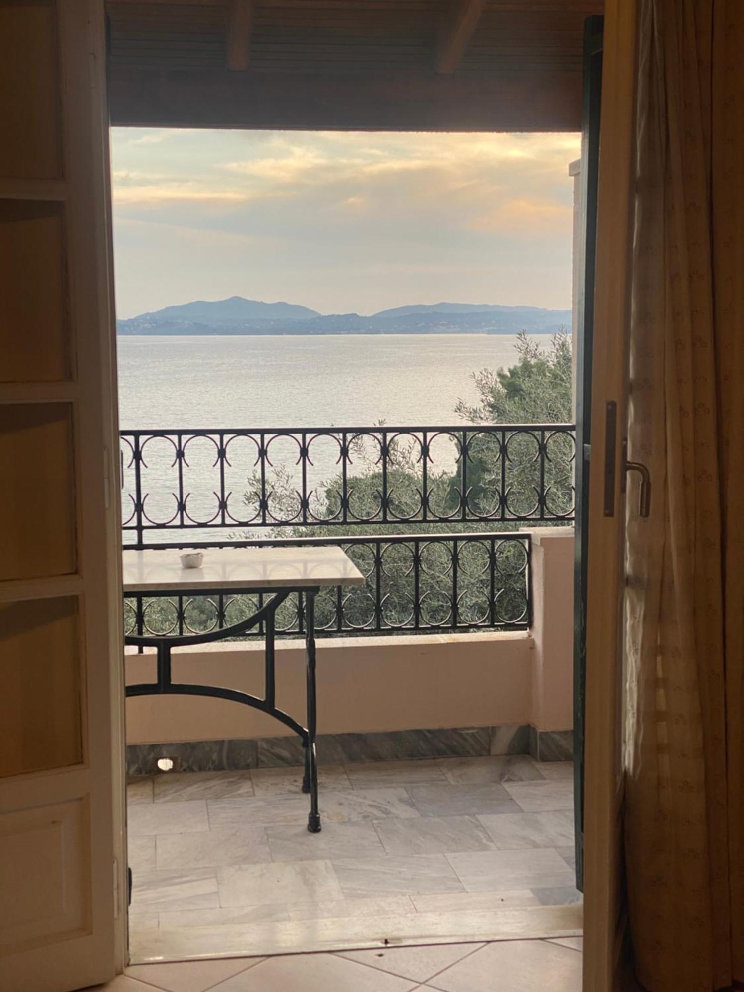 Apartment Aphrodite & With Swimming Pool