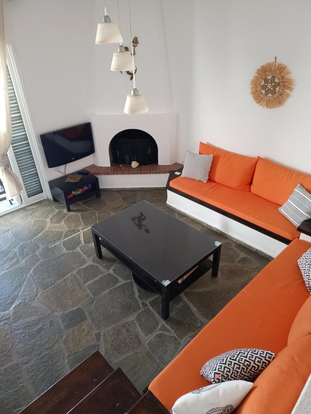 Elegant Maisonette In Pefkochori