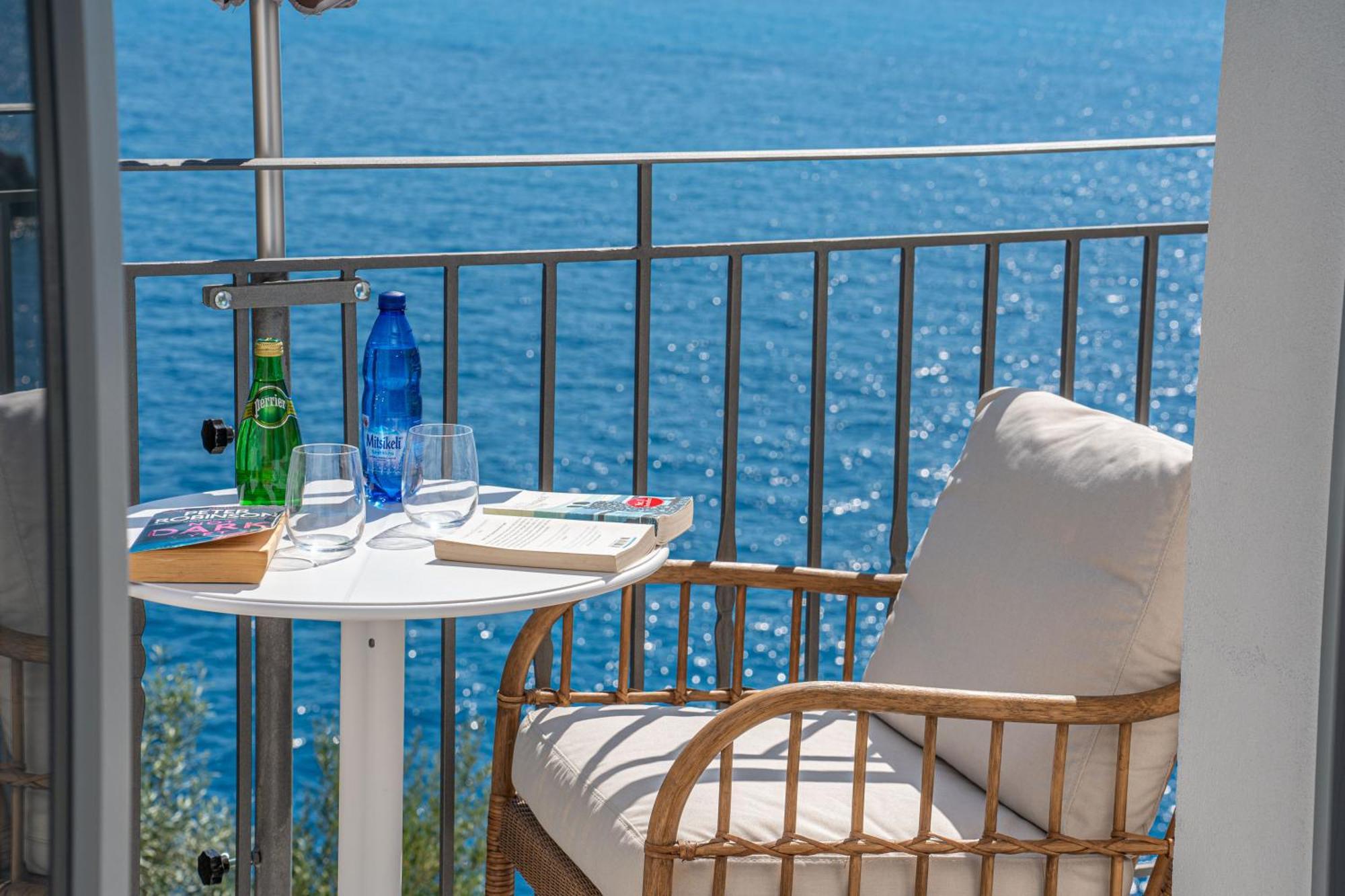 Assos Rockshore By The Sea Apartment Asos