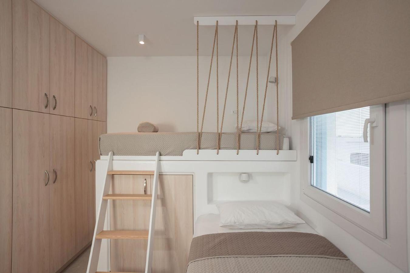 Silvina Loft, Naxos *